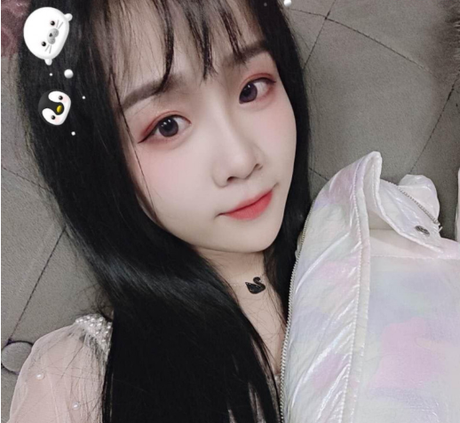 20岁兼职美甲师贝兮-金凤楼
