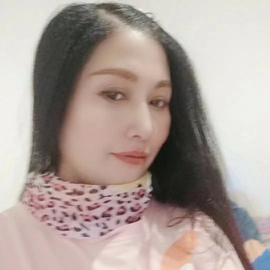 大兴旧宫中年妇女-金凤楼
