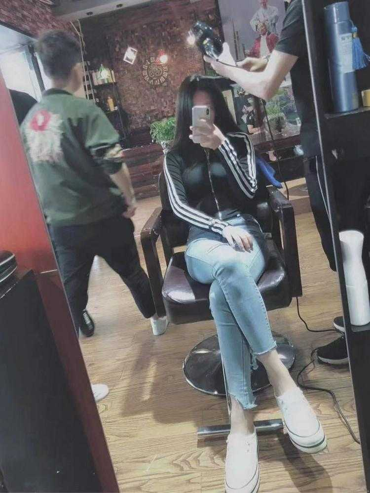 大奶物质学生妹-金凤楼