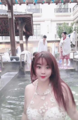 妹子特别会玩-金凤楼