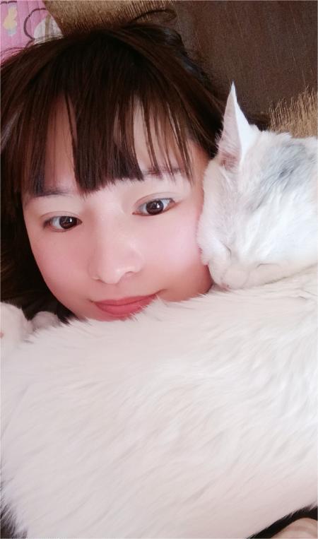 宁河西堤头附近小胖妹-金凤楼