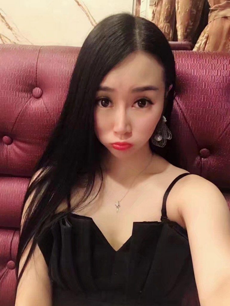 徐汇蔓蔓美胸嫩口，满意而归-金凤楼