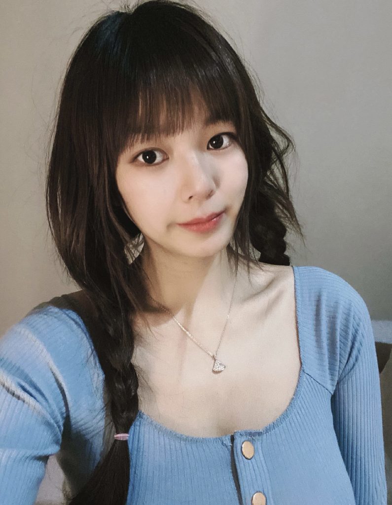 普陀的一个短发妹子-金凤楼