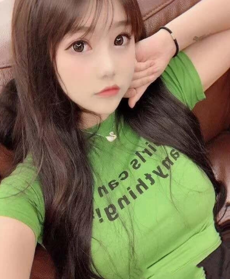 身材颜值不赖 服务周到惹人爱-金凤楼