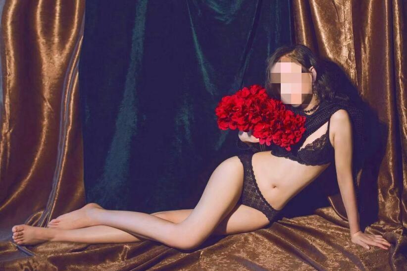 体验回龙观苗条美女黛尽青丝