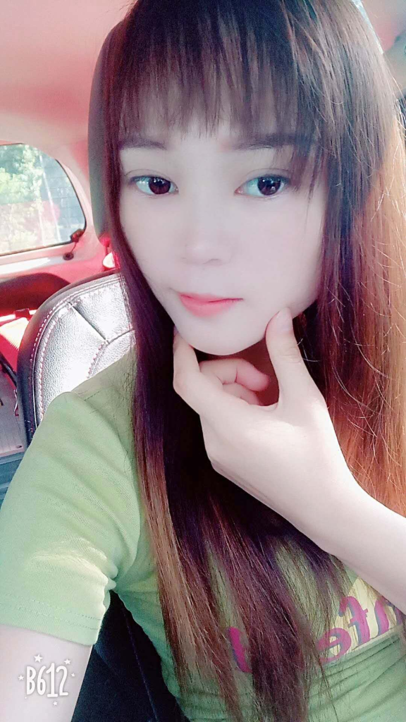 刚出道的清纯重庆女孩