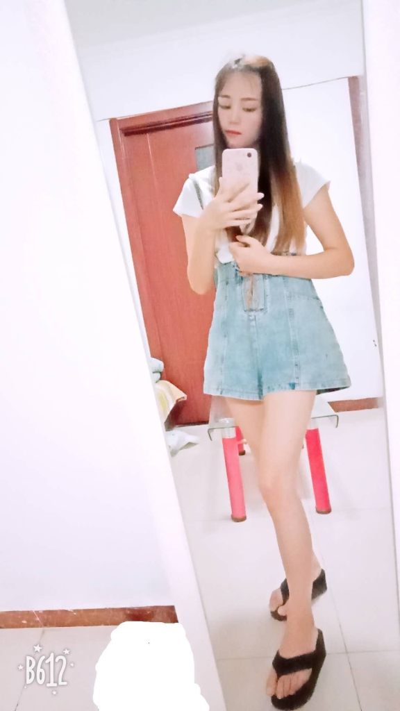 刚出道的清纯重庆女孩