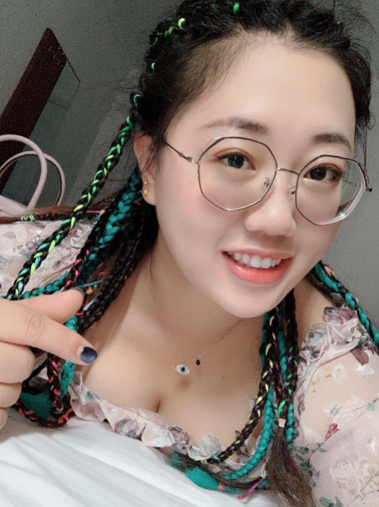 真正兼职的年轻丰满大妞儿,170身高!!大白胸大白屁股