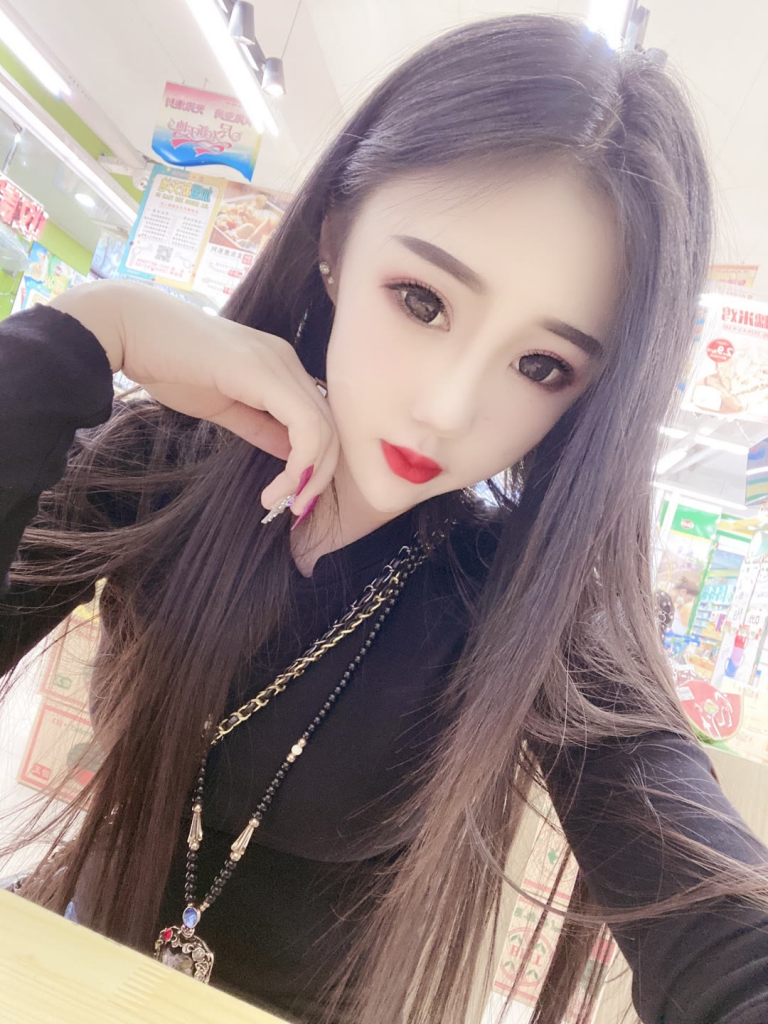 约会清纯美少女
