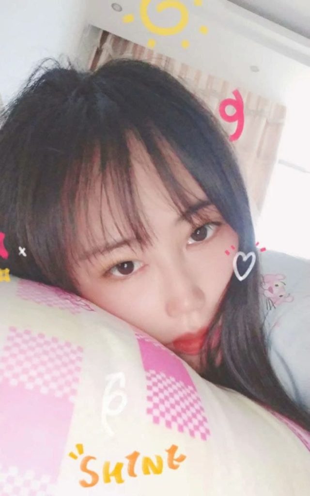 颜值还不错的小思